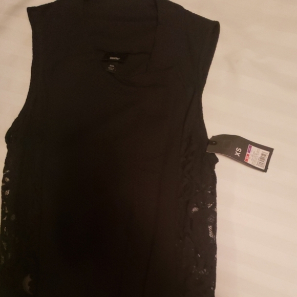 Mossimo black vest top xs Hp🔥🔥🔥 - Picture 3 of 5